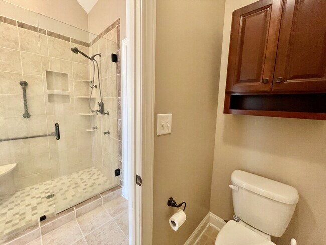 Building Photo - 4 Bed, 2 Bath Nest With Pool In Mariner's Pointe