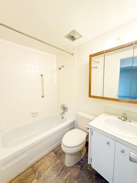 Building Photo - 924 Shorewood Dr