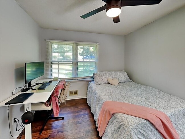 Building Photo - 456 Mark Ave