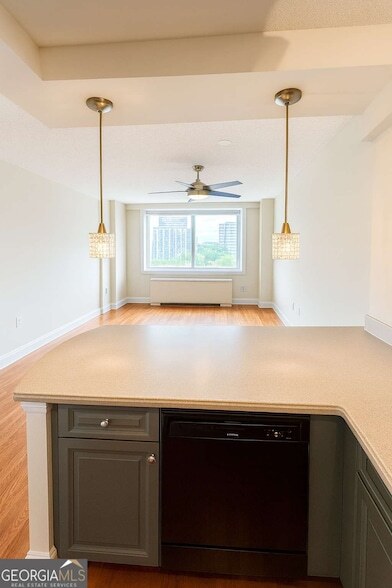 Building Photo - 2479 Peachtree Rd NE