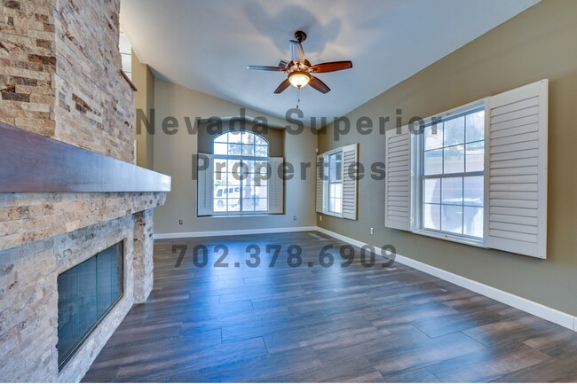 Building Photo - NW!!!  4 Bedrooms!!! Pool!! Spa!! Water Fa...