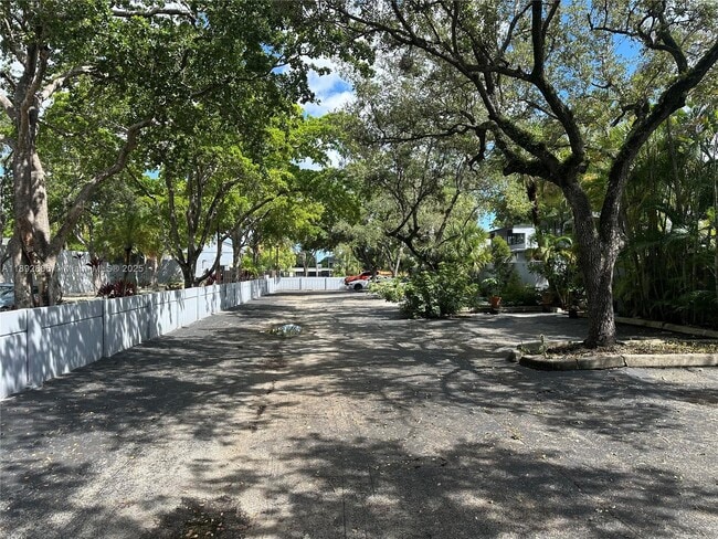 Primary Photo - 6408 Windmill Gate Rd