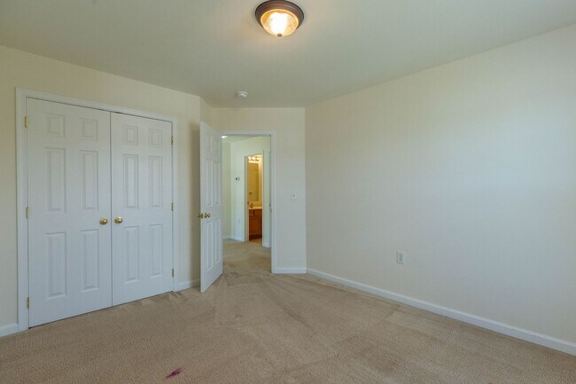 Building Photo - 59 Stork Ln