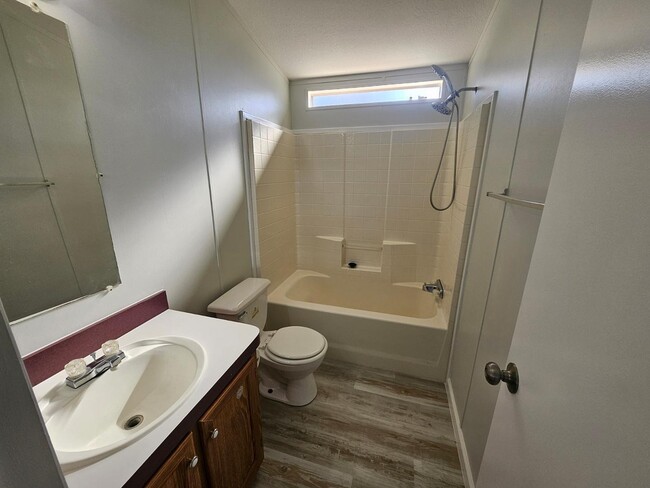 Building Photo - 725 S 97th St