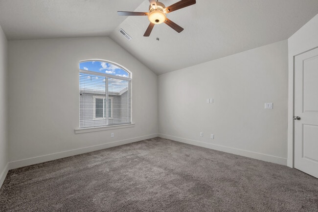 Building Photo - 1027 E 1060 S