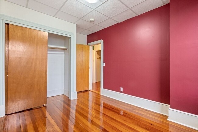 Building Photo - 36 Joy St