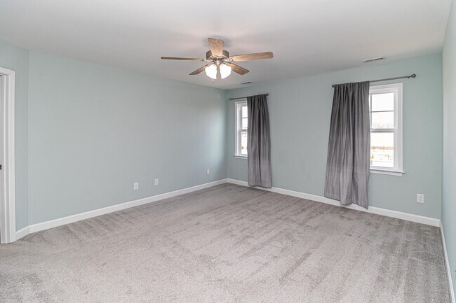Building Photo - SPACIOUS 2-Story Home in Pikeville School ...