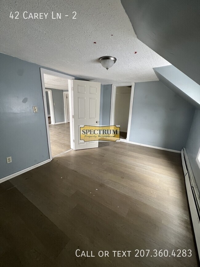 Building Photo - 42 Carey Ln