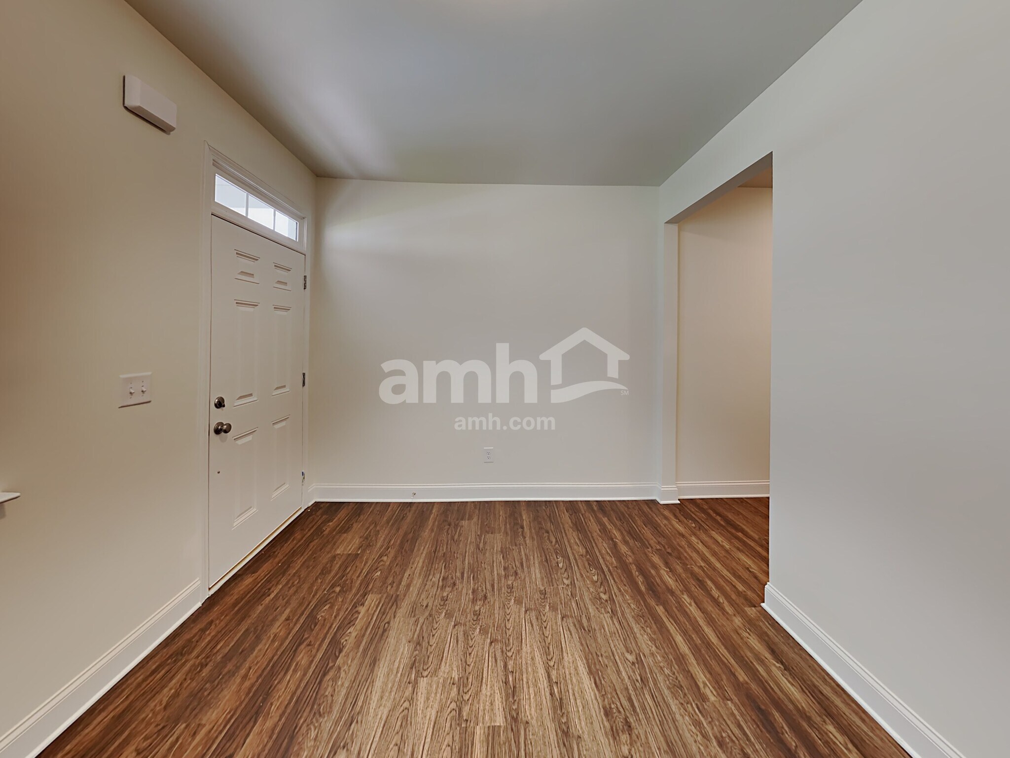 Building Photo - 5075 Hudson Vly Dr