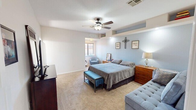 Building Photo - 3-Bedroom/2.5-Bathroom in Alamogordo, NM