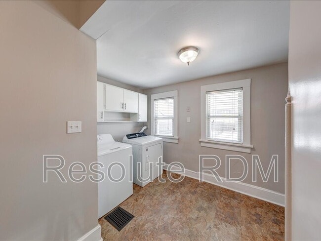 Building Photo - 1624 Yandes St