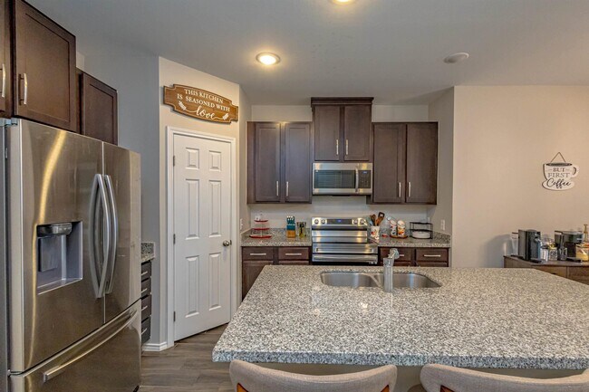 Building Photo - 5414 St Francis Dr