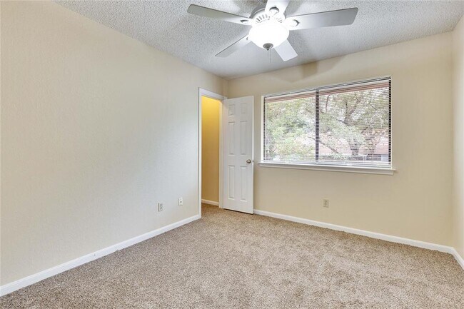 Building Photo - 1709 Pheasant Roost