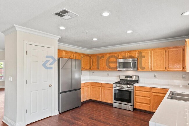 Building Photo - 1366 Jayhawk Ln