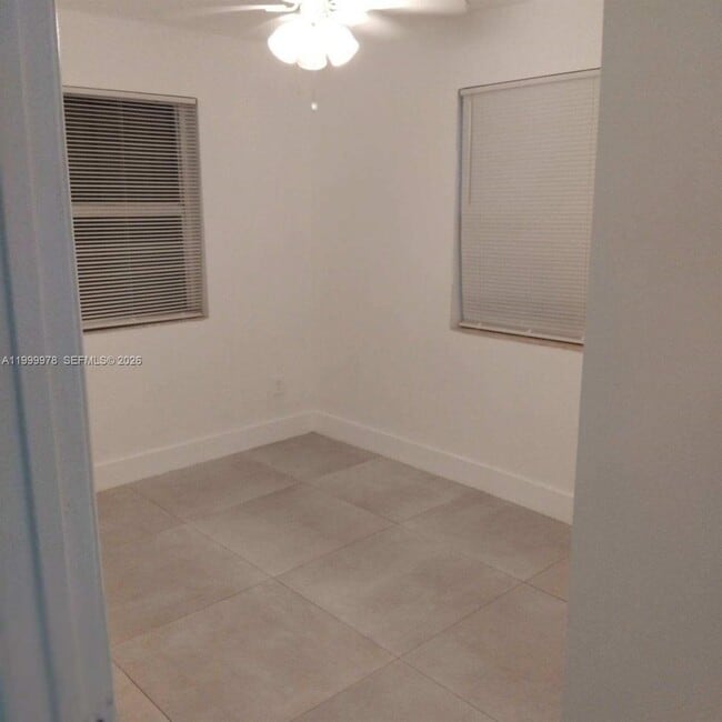 Building Photo - 1565 NE 48th St