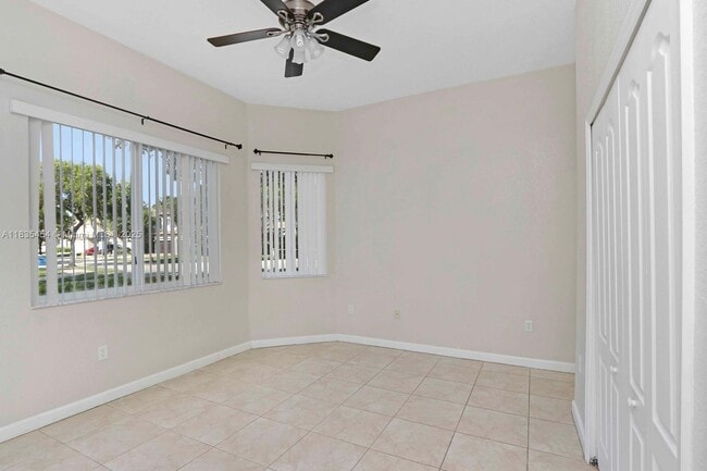 Building Photo - 1909 SE 22nd Ct