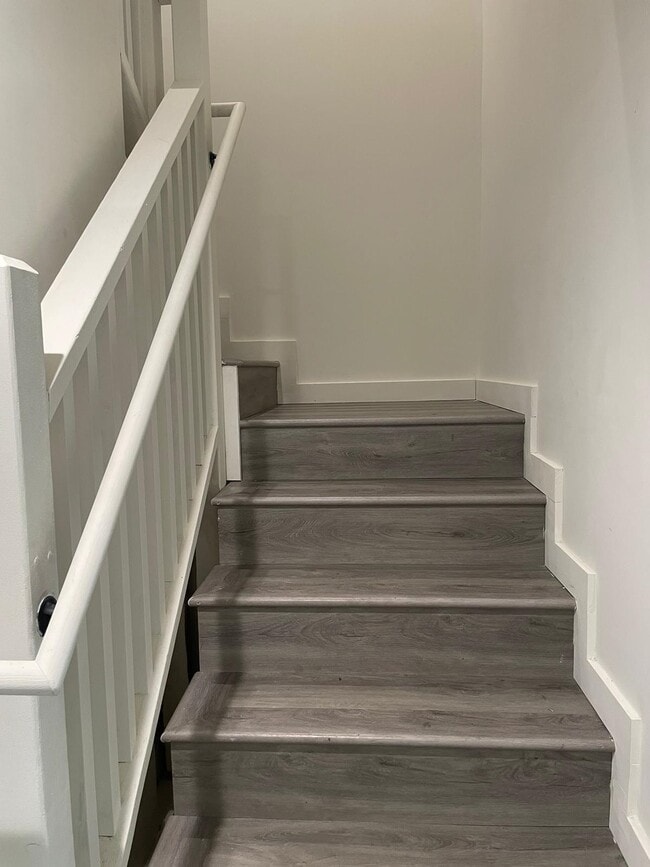 Building Photo - 2624 Regent St