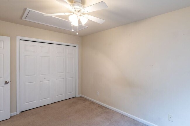 Building Photo - 2455 N Berkshire Rd