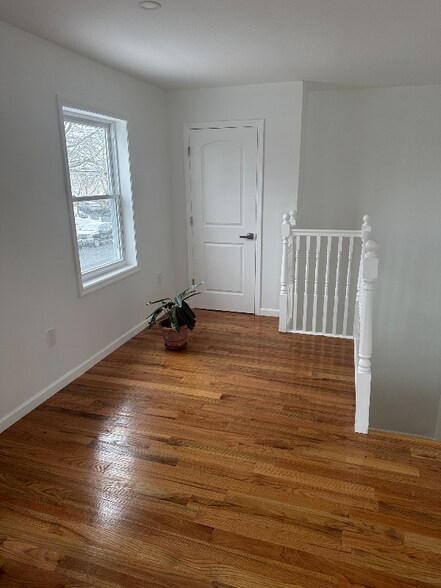 Building Photo - 148-18 Huxley St