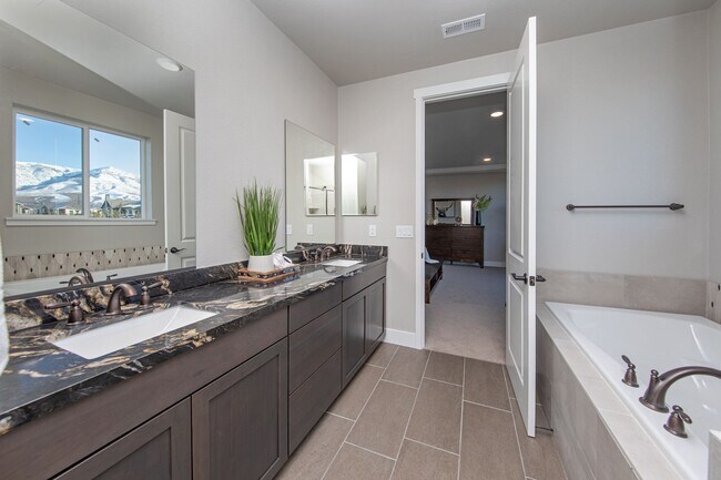 Building Photo - 3 Bedroom | 3 Baths | plus large loft | 20...