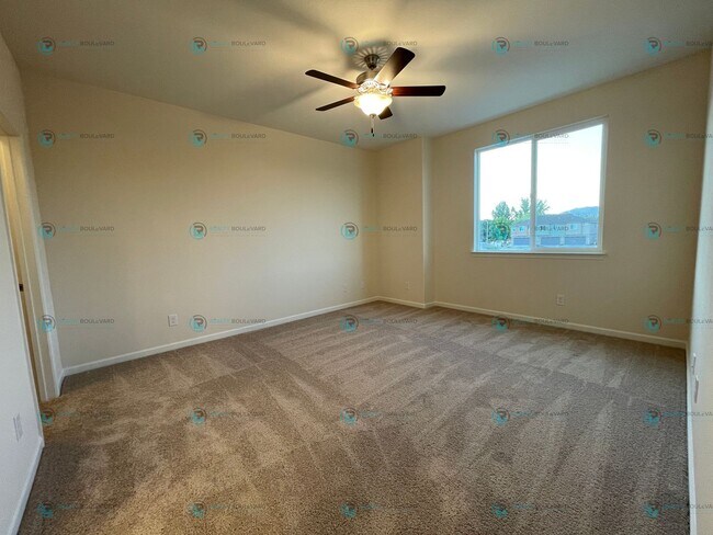 Building Photo - 3-Bedroom 2.5 Bathroom 2 car garage Condo in Carson City