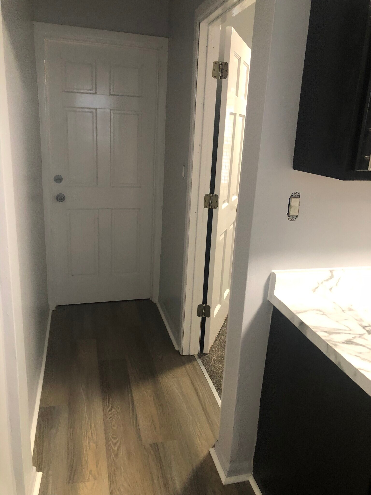 Building Photo - 482 Stella St