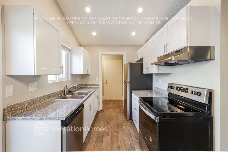 Building Photo - 17486 E Temple Dr