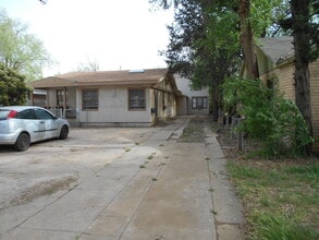 Building Photo - Cute Home Near Stumpy Hamilton Park