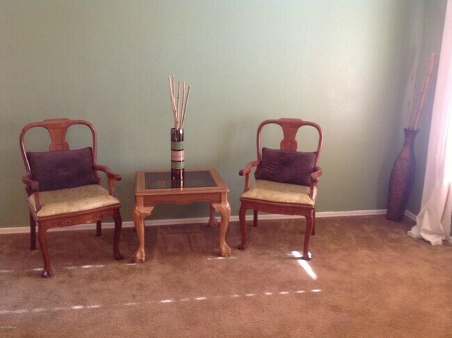 Building Photo - Spacious Rita Ranch Home with Modern Comforts & Community Perks!