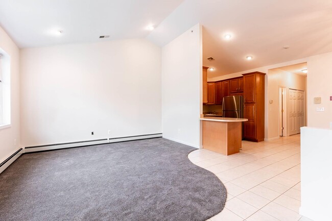 Building Photo - 26 Sarah Ct
