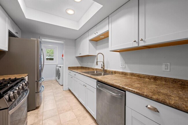 Building Photo - 7607 Whispering Winds Dr