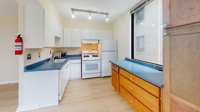 Building Photo - 1245 13th St NW