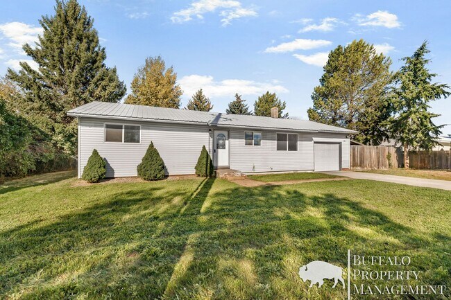Building Photo - 578 Maple Leaf Dr