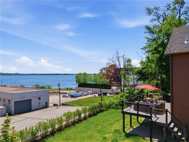 Building Photo - 1124 Narragansett Blvd