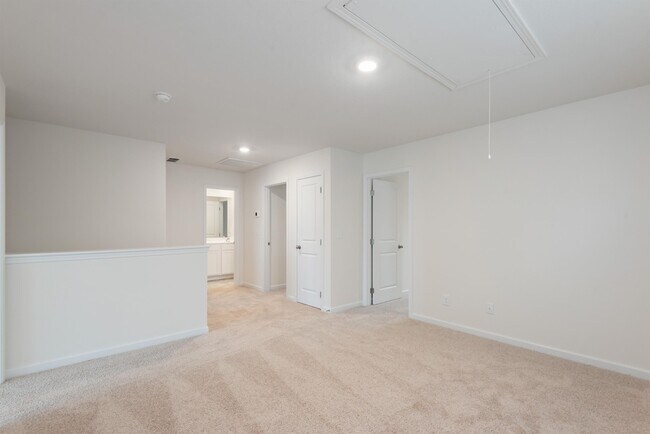 Building Photo - 5513 English Holly Wy