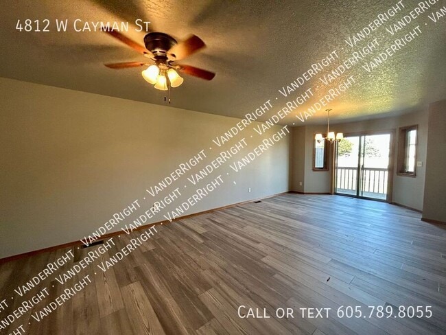 Building Photo - 4812 W Cayman St