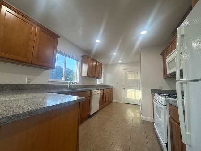 Building Photo - 2685 Havenscourt Boulevard-$20