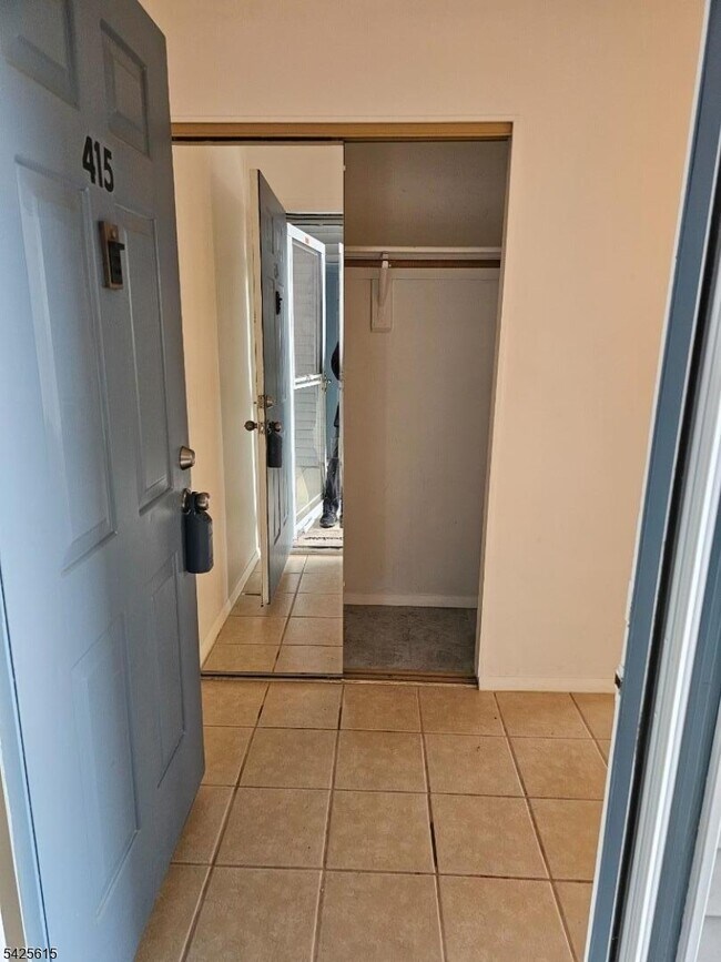 Building Photo - 20 Delar Pkwy