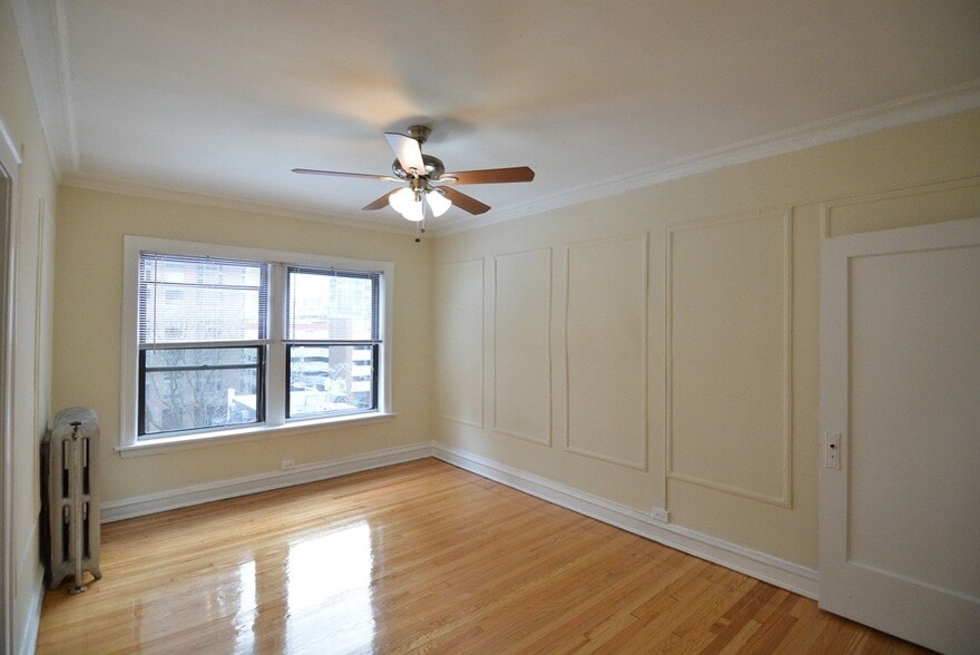 Building Photo - 1023 N Dearborn St