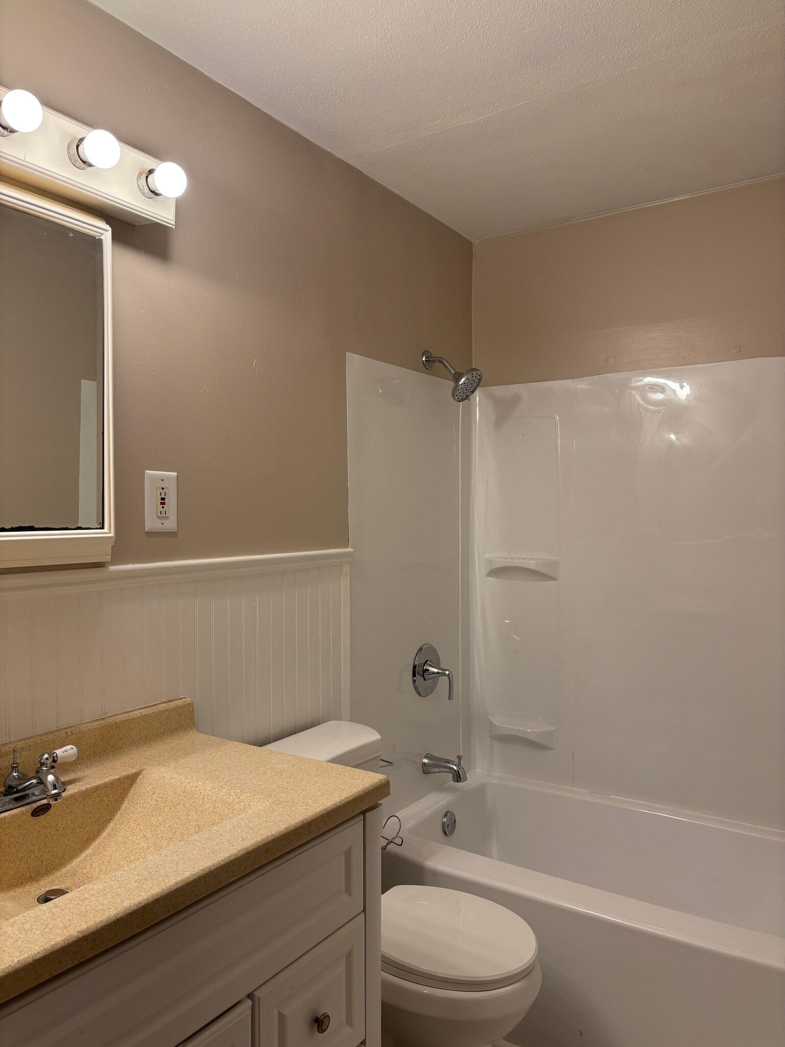 Bathroom - 1215 Ensenada Dr