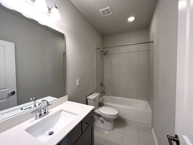 Building Photo - 4187 Townsend Ln