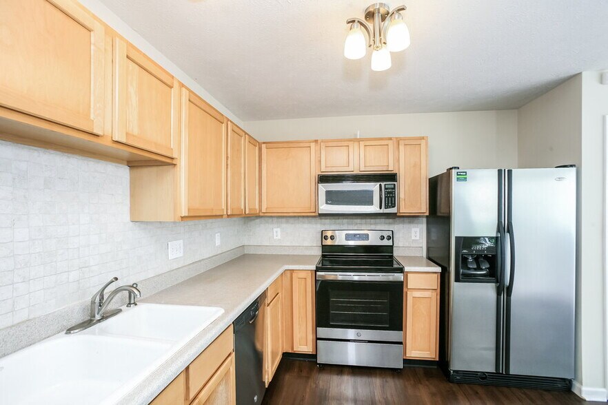 Building Photo - 12344 Deerview Dr