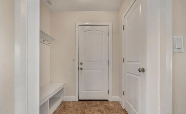 Building Photo - *$200 OFF FIRST MONTH RENT! | BEAUTIFUL 3 bed, 2 bath home in the desirable Summerfield Subdivision