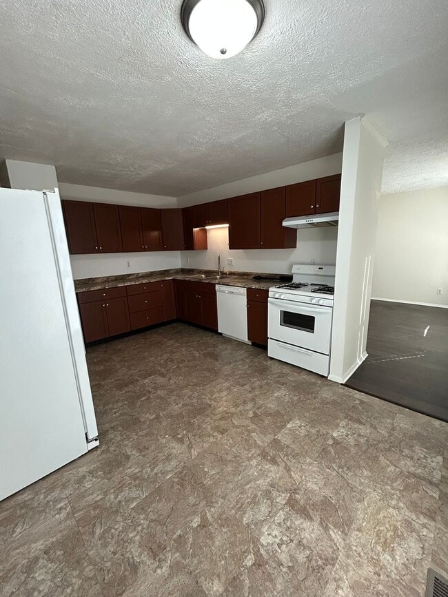 Building Photo - 4413 Chisholm Trail