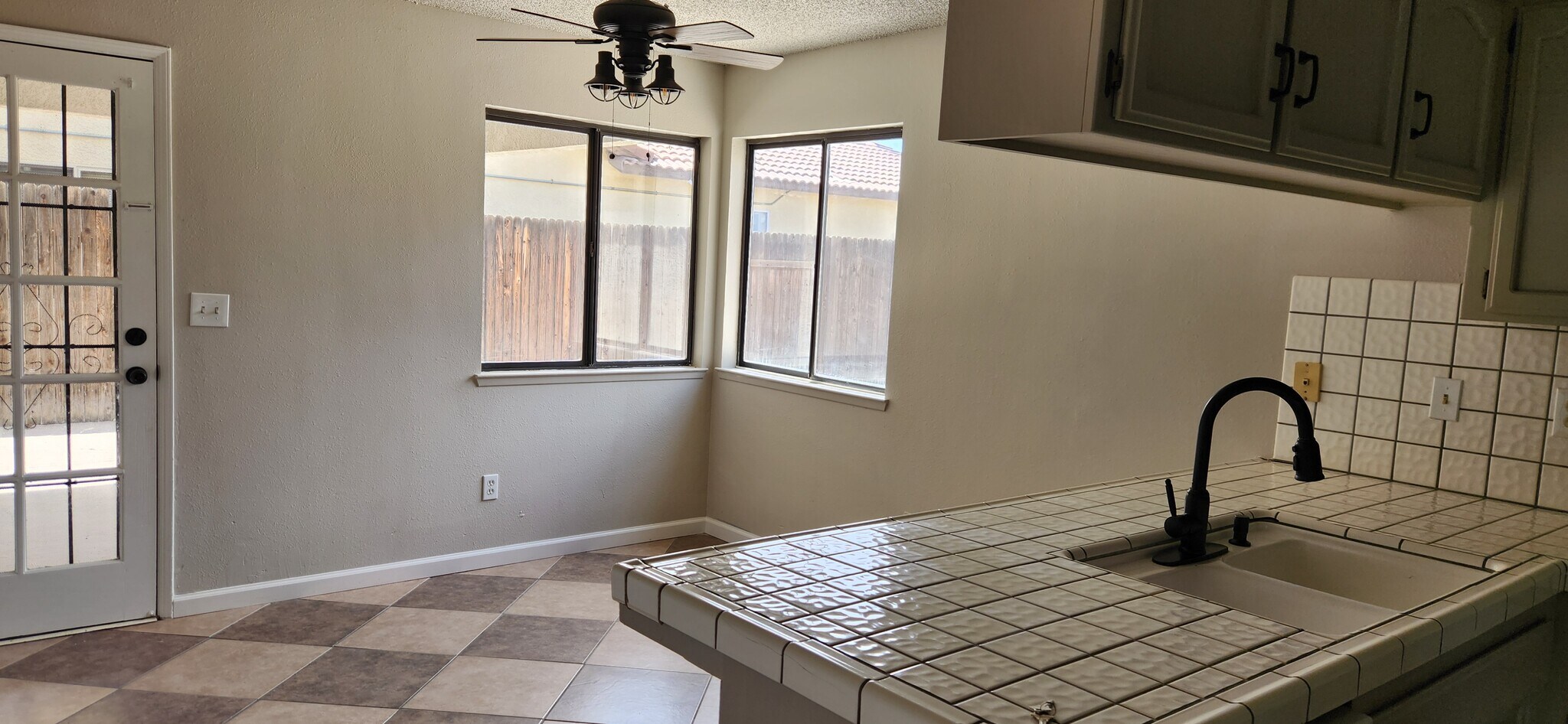 Building Photo - 4305 Mattnick Dr