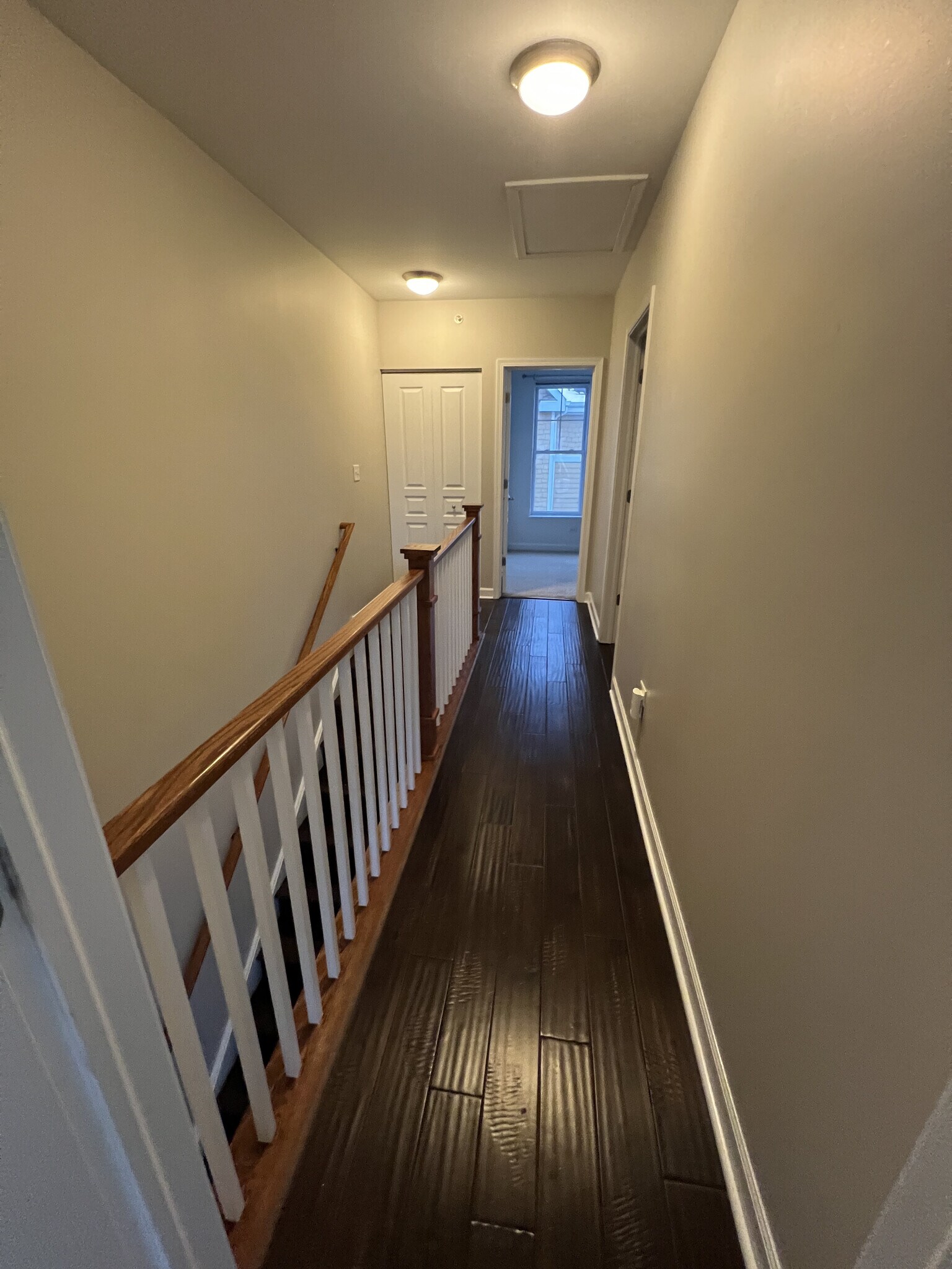 Building Photo - 18 Lakeview Pl