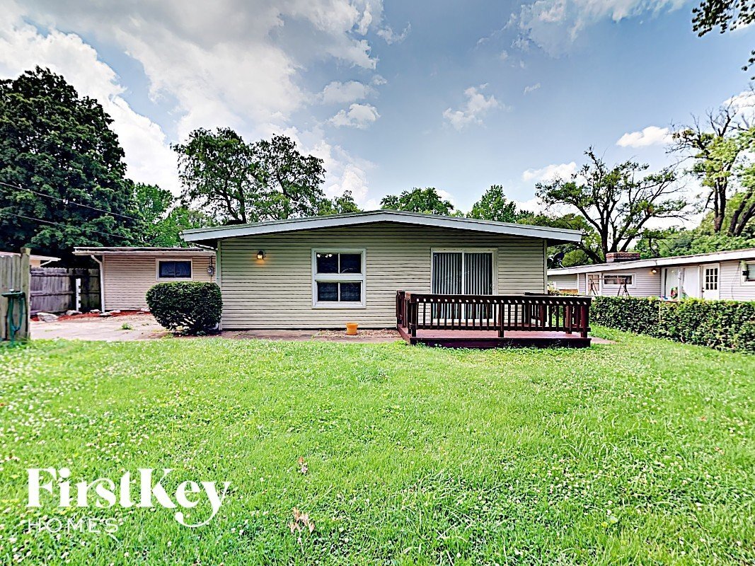 Building Photo - 805 Robinwood Dr