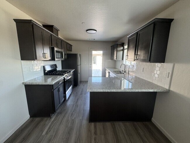 Building Photo - 2377 Oakmont Cir
