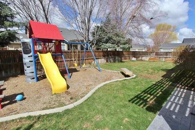 Building Photo - 3689 N Colbourne Way