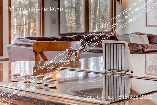 Building Photo - 441 Burlingham Rd